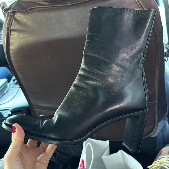 Vintage Gucci by Tom Ford Size 8 Black Leather Heeled Ankle Boots - Picture 3 of 8